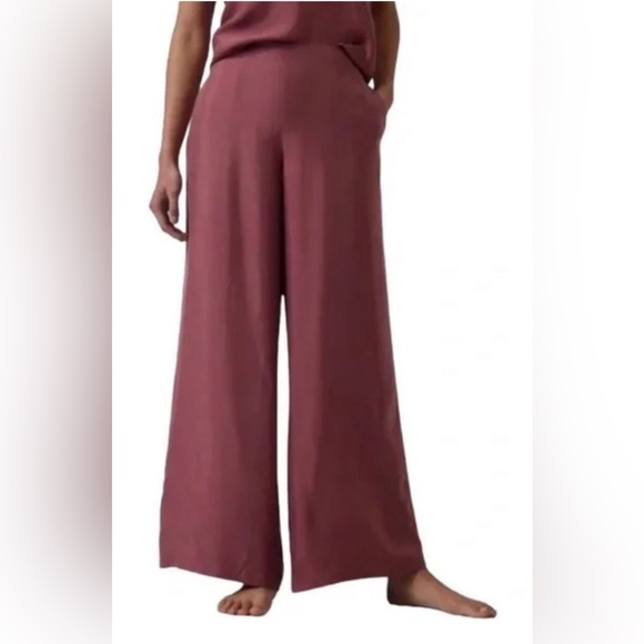 🔥NWT Athleta Calm Cool Pant